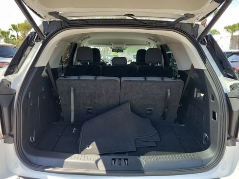 Used 2025 Ford Explorer Active RWD image 30