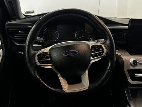 Used 2023 Ford Explorer XLT w/ Class IV Trailer Tow Package AWD/4WD image 5