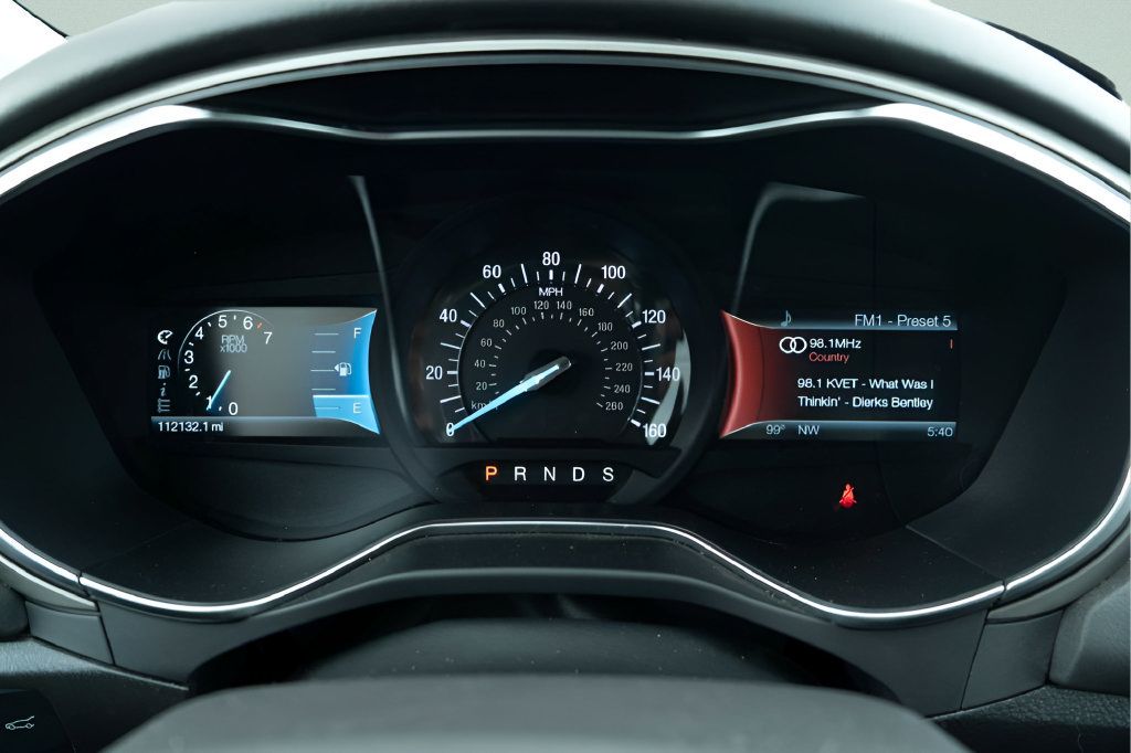 Used 2014 Ford Fusion SE w/ Equipment Group 202A FWD image 25