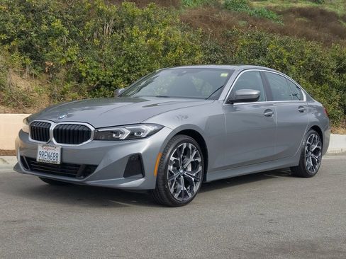 Used 2025 BMW 330i Sedan w/ Convenience Package image 26