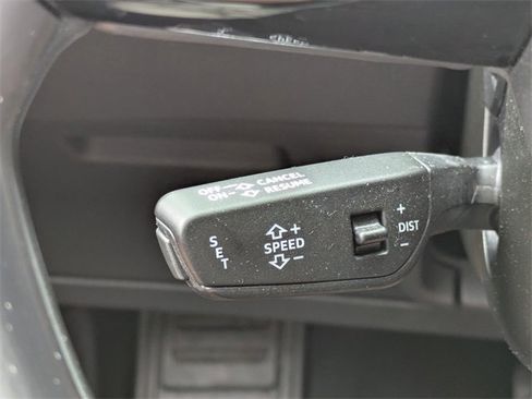 Used 2022 Audi e-tron Premium w/ Convenience Plus Package image 24