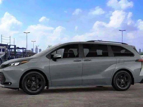 New 2026 Toyota Sienna XLE Woodland Edition AWD/4WD image 91