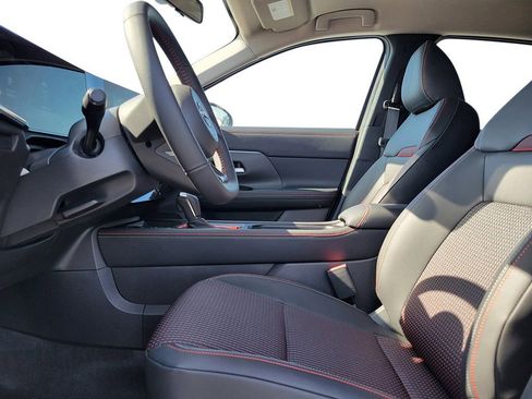 New 2025 Nissan Kicks SR image 16