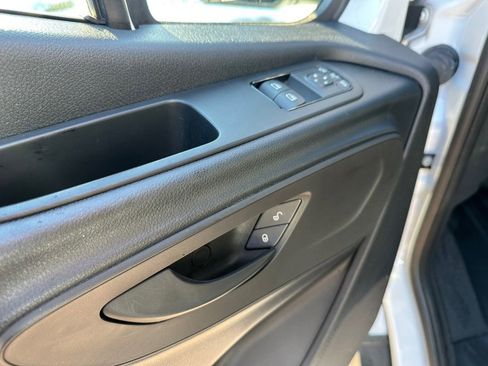 Used 2022 Mercedes-Benz Sprinter 2500 image 11