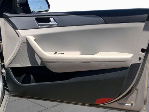 Used 2015 Hyundai Sonata SE FWD image 23