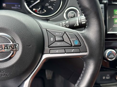 Used 2018 Nissan Rogue SL w/ Premium Package FWD image 30