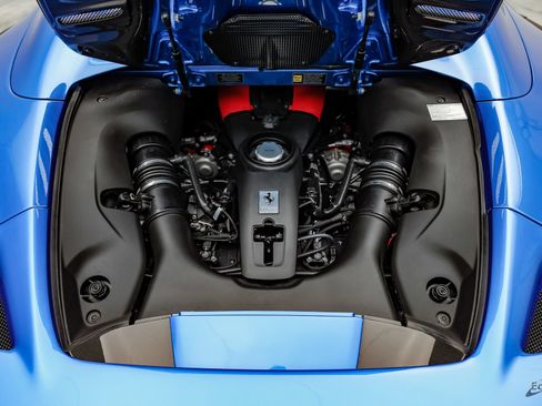 Used 2023 Ferrari F8 Tributo RWD image 4