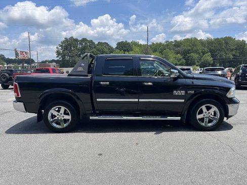 Used 2016 RAM 1500 Laramie w/ Convenience Group AWD/4WD image 5