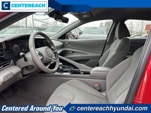 Used 2023 Hyundai Elantra SEL w/ Convenience Package image 12