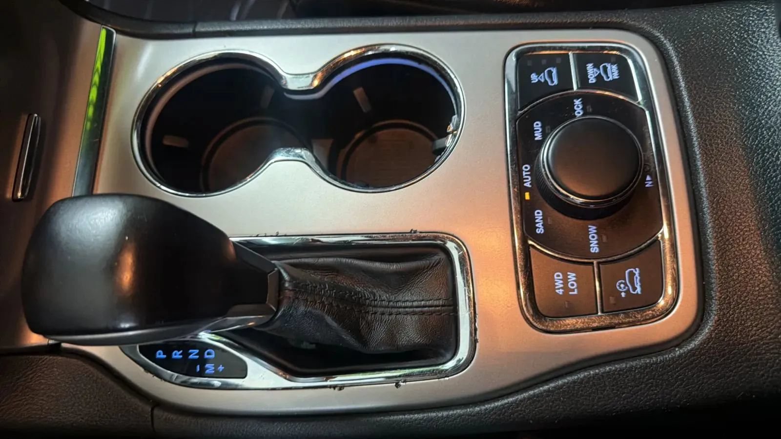 Used 2019 Jeep Grand Cherokee Limited AWD/4WD image 12