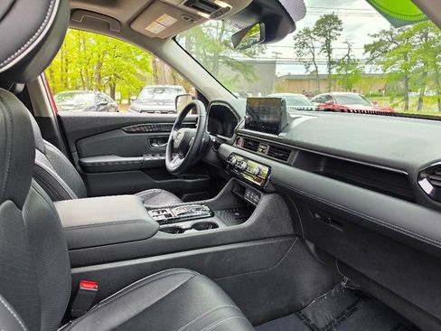 Used 2023 Honda Pilot Elite image 11