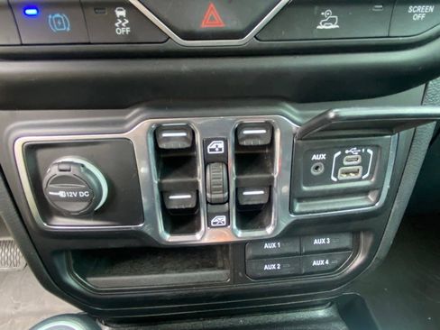 Used 2023 Jeep Wrangler Unlimited w/ Cold Weather Group AWD/4WD image 23