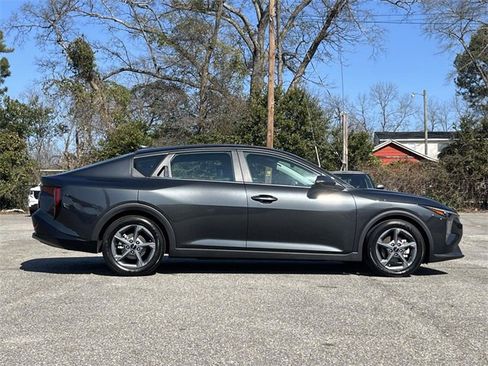 Used 2025 Kia K4 LXS image 2