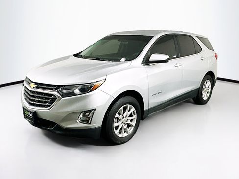 Used 2018 Chevrolet Equinox LT image 3
