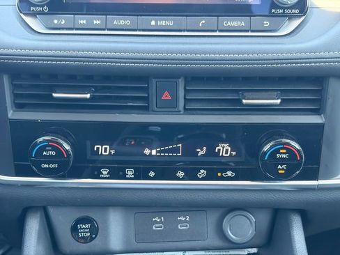 Used 2025 Nissan Rogue SV FWD image 14