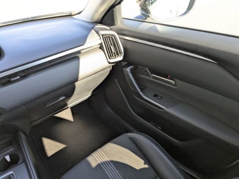 Used 2025 MAZDA CX-50 AWD 2.5 S w/ Preferred Package image 16