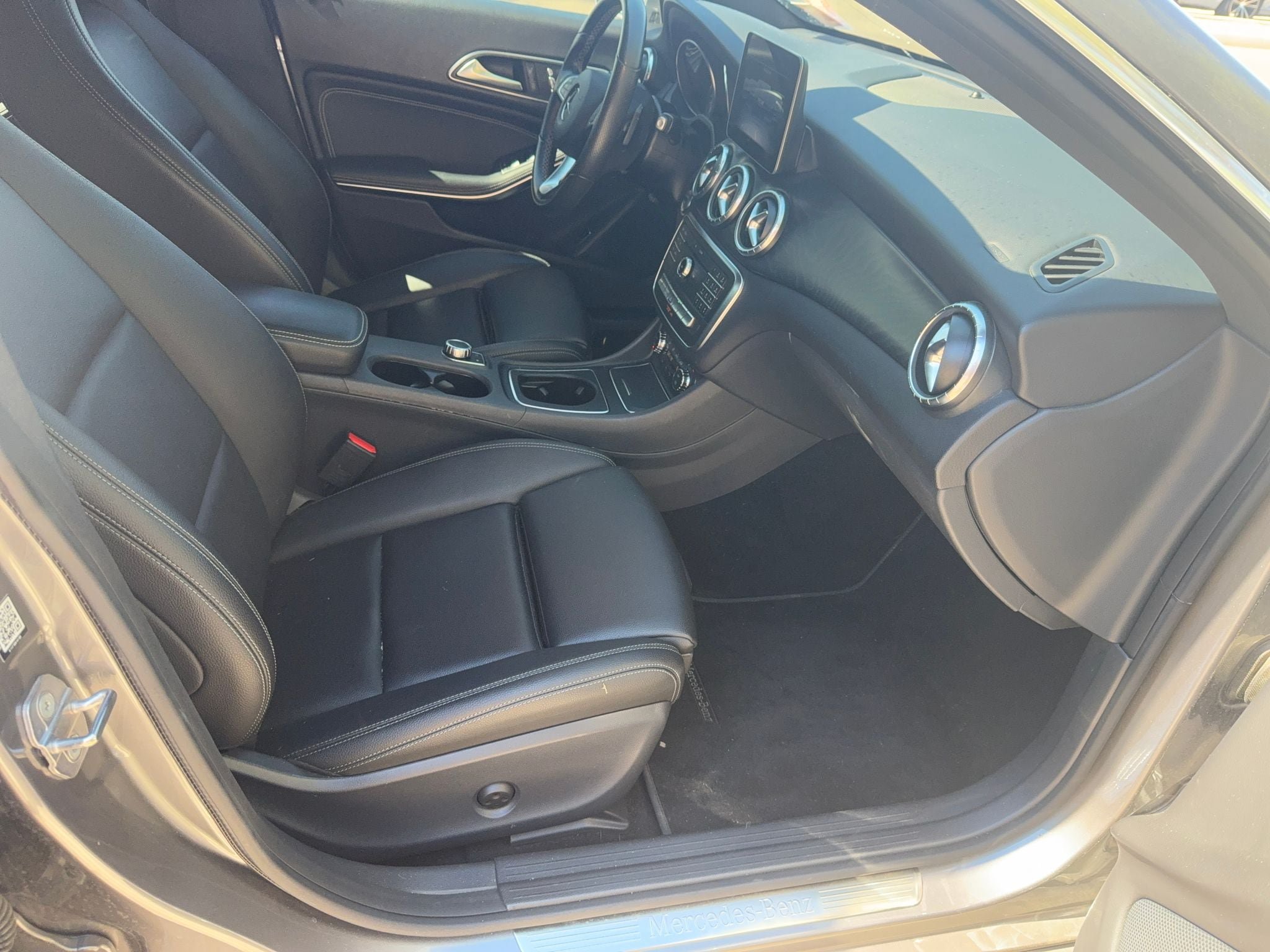 Used 2018 Mercedes-Benz CLA 250 image 11