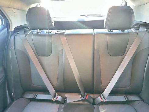 Used 2025 Buick Encore GX Preferred image 38