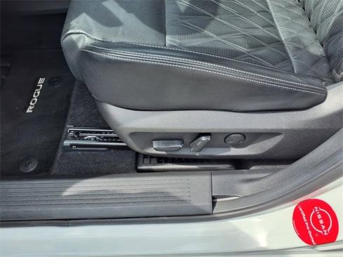 Certified 2024 Nissan Rogue Platinum w/ Platinum Premium Package image 5