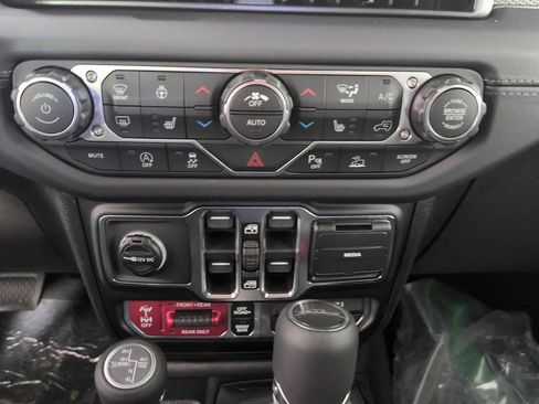 New 2026 Jeep Gladiator Rubicon AWD/4WD image 18