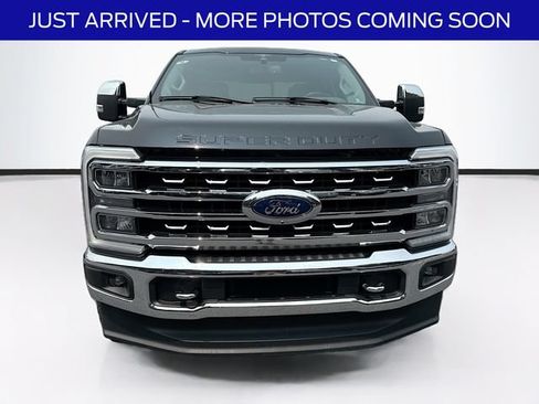 Used 2023 Ford F250 Lariat w/ Chrome Package AWD/4WD image 2