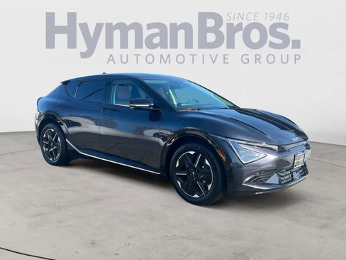 Certified 2025 Kia EV6 Wind image 1