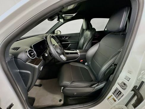 Used 2025 Mercedes-Benz GLC 300 4MATIC image 20