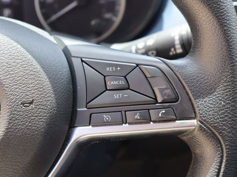 Used 2024 Nissan Versa SV FWD image 12