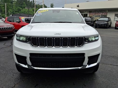 Certified 2025 Jeep Grand Cherokee L Laredo w/ Trailer Tow Package AWD/4WD image 2