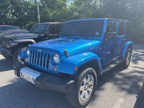 Used 2015 Jeep Wrangler Unlimited Sahara w/ Connectivity Group AWD/4WD image 10