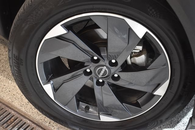 Used 2025 Nissan Rogue SV AWD/4WD image 28