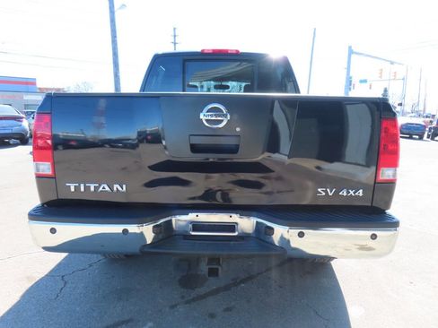 Used 2012 Nissan Titan SV w/ SV Premium Utility Pkg image 8
