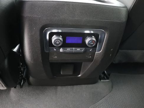 Used 2025 GMC Yukon XL Denali image 13