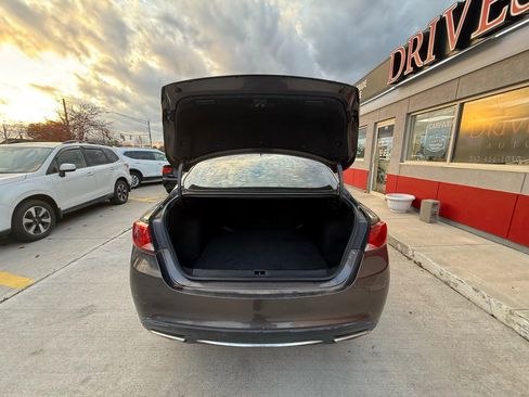 Used 2016 Chrysler 200 Limited w/ Convenience Group image 18