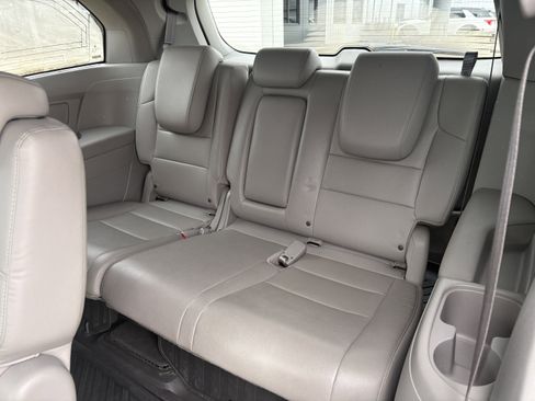 Used 2015 Honda Odyssey Touring Elite image 12