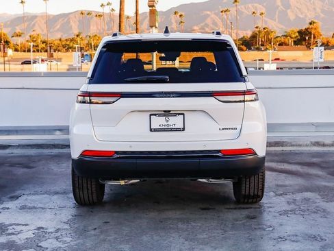 New 2025 Jeep Grand Cherokee Limited w/ Black Appearance Package image 8