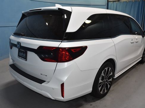 Used 2025 Honda Odyssey Elite image 32