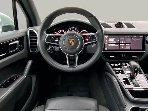 Used 2021 Porsche Cayenne AWD/4WD image 5