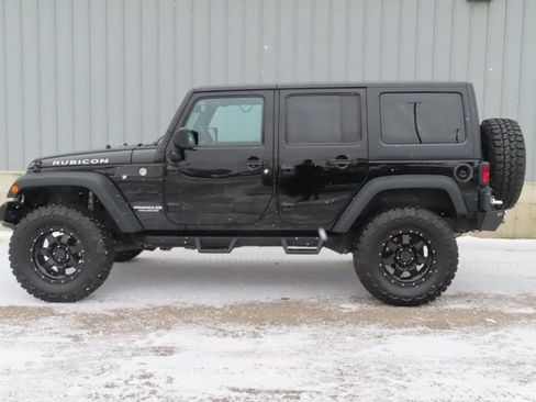 Used 2016 Jeep Wrangler Unlimited Rubicon w/ Connectivity Group image 6