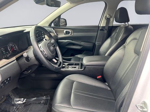 Used 2021 Kia Sorento EX w/ Panoramic Sunroof Package image 11