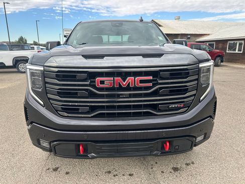 Used 2024 GMC Sierra 1500 AT4 w/ Technology Package AWD/4WD image 2