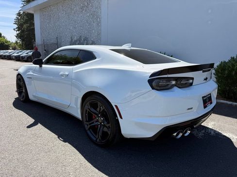 Used 2021 Chevrolet Camaro SS RWD image 11