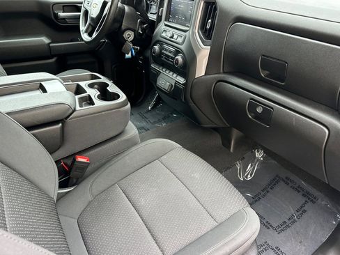 Certified 2022 Chevrolet Silverado 1500 Custom image 19