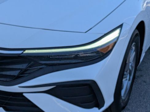 New 2026 Hyundai Elantra SE FWD image 9