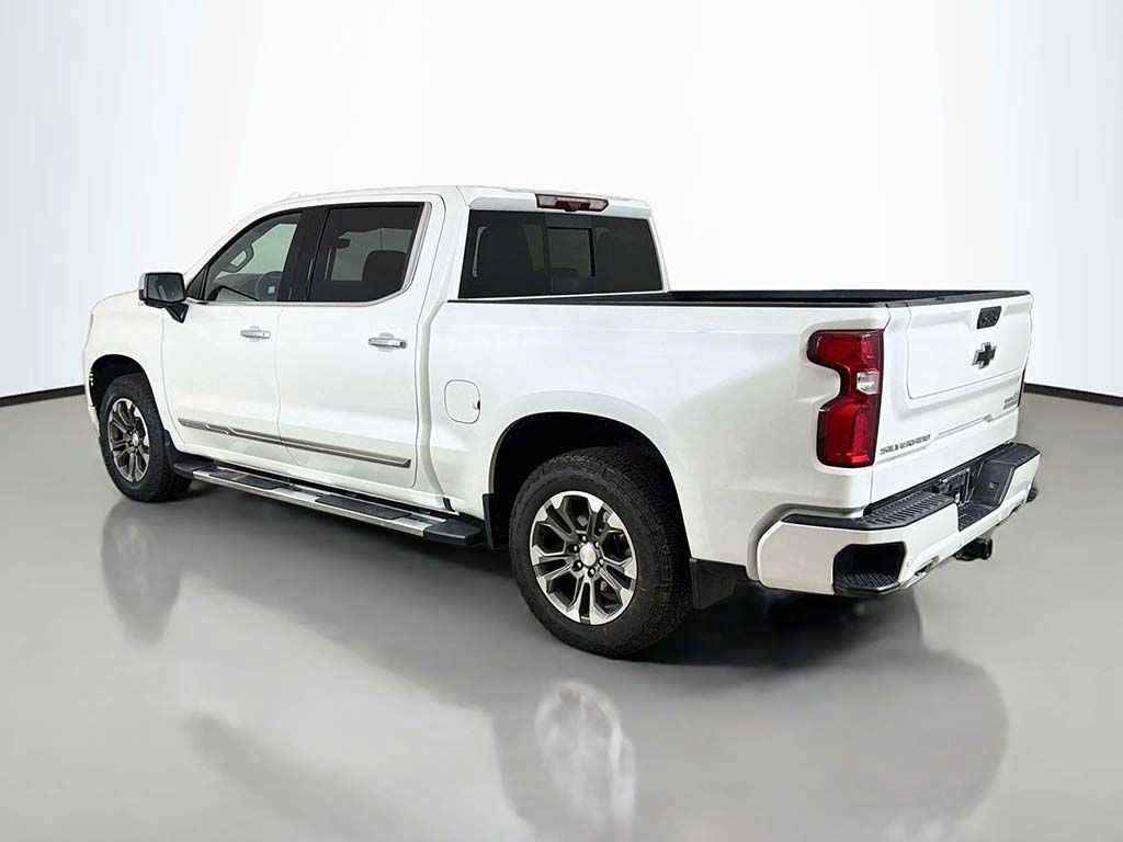 Used 2024 Chevrolet Silverado 1500 High Country w/ Technology Package AWD/4WD image 13