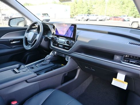 New 2026 Toyota Grand Highlander XLE AWD/4WD image 16