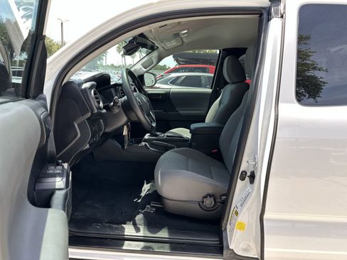 Used 2022 Toyota Tacoma SR w/ SX Package RWD image 2