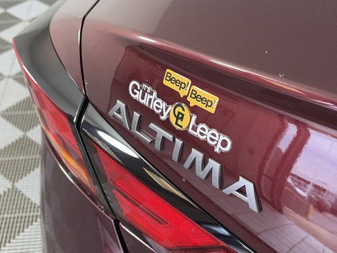 Used 2025 Nissan Altima 2.5 SV image 15