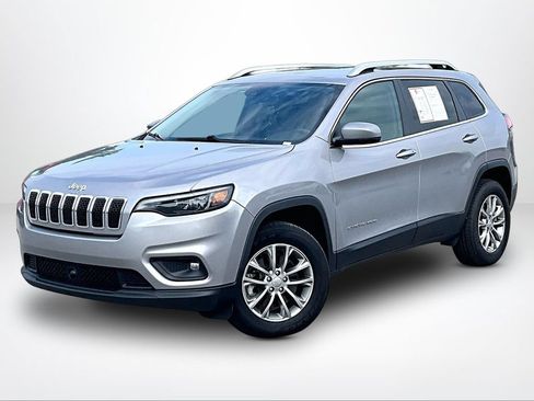 Used 2021 Jeep Cherokee Latitude Plus AWD/4WD image 2