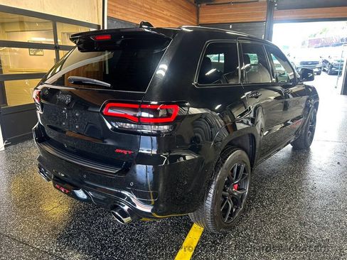 Used 2018 Jeep Grand Cherokee SRT AWD/4WD image 3